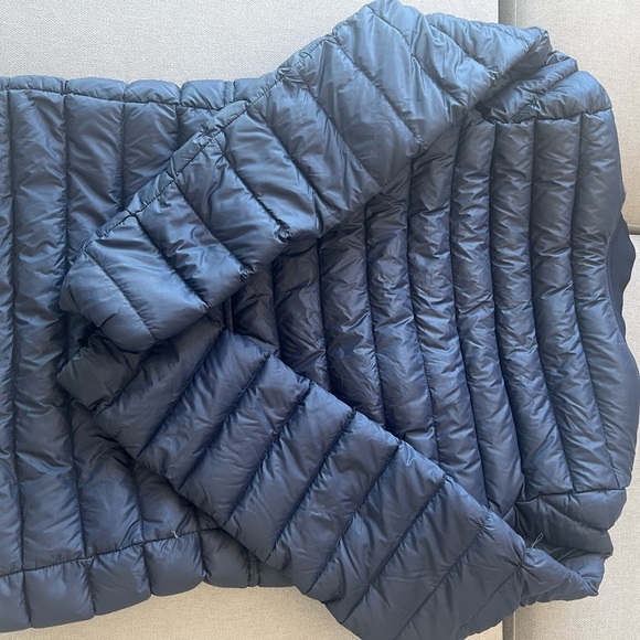 Ralph Lauren Blue Puffer Jacket with Quilted Design - Picture 4 of 7